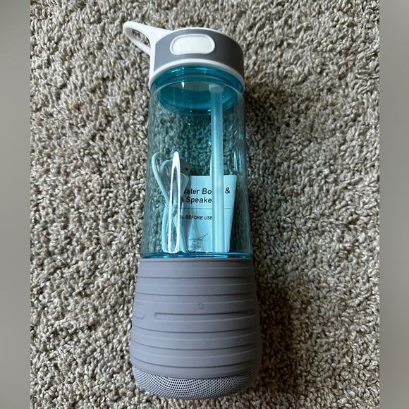 Blue and Gray Water Bottle with Built-in Bluetooth Speaker NEW Gift - Picture 2 of 7